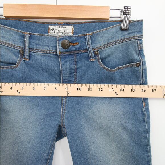Free People Jeans Blue Skinny Jean Light Wash Distressed Denim Stretchy Size 26 - Picture 4 of 12